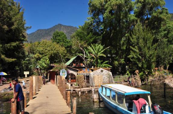 O pequeno cais de San Marcos, no lago Atitlán, na Guatemala